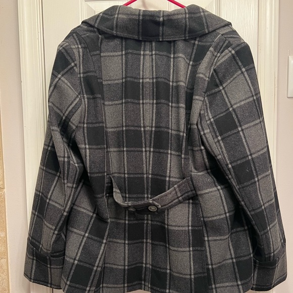 Winter jacket - Picture 2 of 3